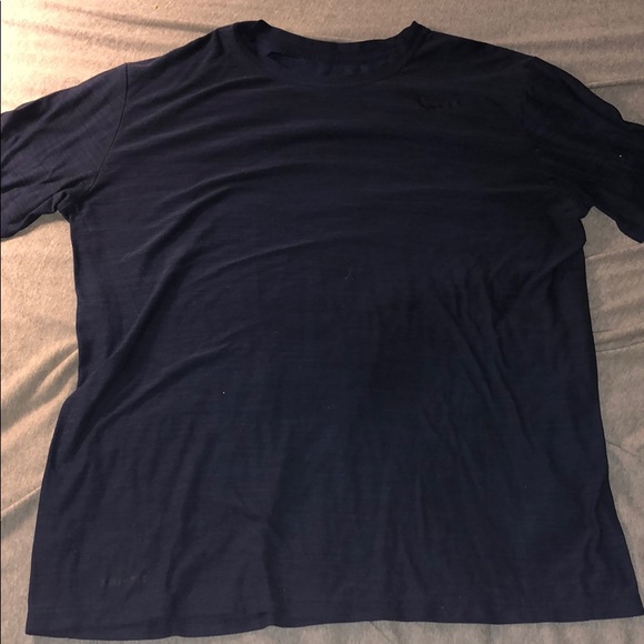 Blue Nike shirt - Picture 1 of 3